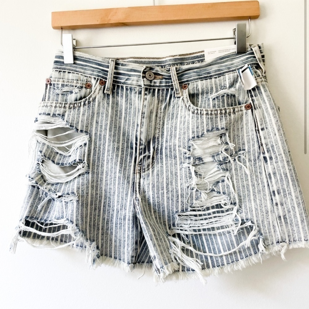 American Eagle high rise 90s boyfriend cutoff denim shorts. Size 2.